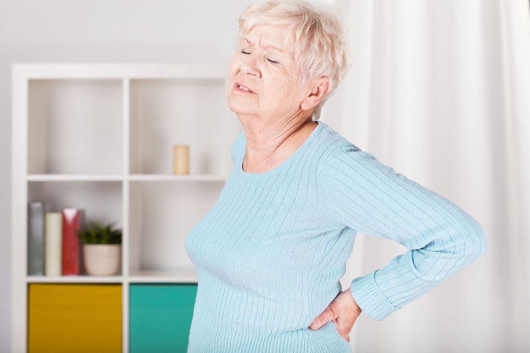 Príčinou osteochondrózy môže byť bolesť v dolnej časti chrbta u ženy