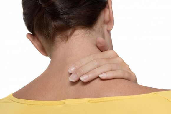 bolesť krku ako príznak cervikálnej osteochondrózy