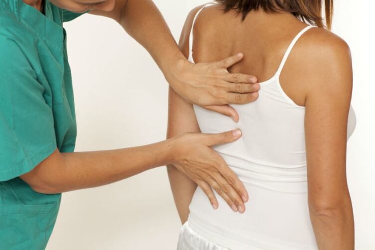 vyšetrenie chrbta na bolesť pod ľavou lopatkou