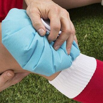 Chlad môže pomôcť zmierniť bolesť kolena po zranení